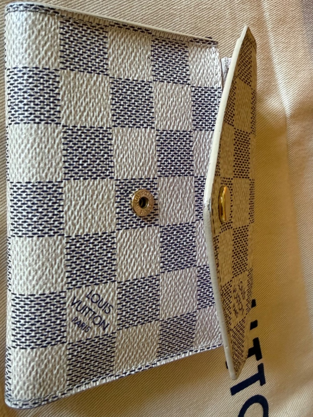 Louis Vuitton Victorine Wallet Damier Azur - Picture 13 of 17